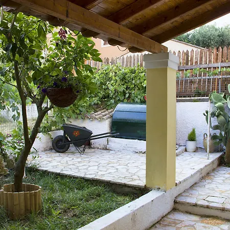 Apartment Salvanos *