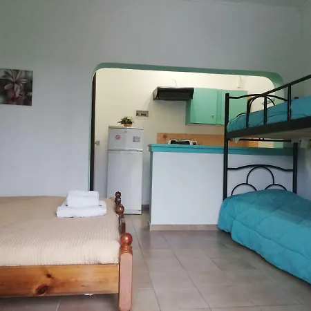 Salvanos Apartman *